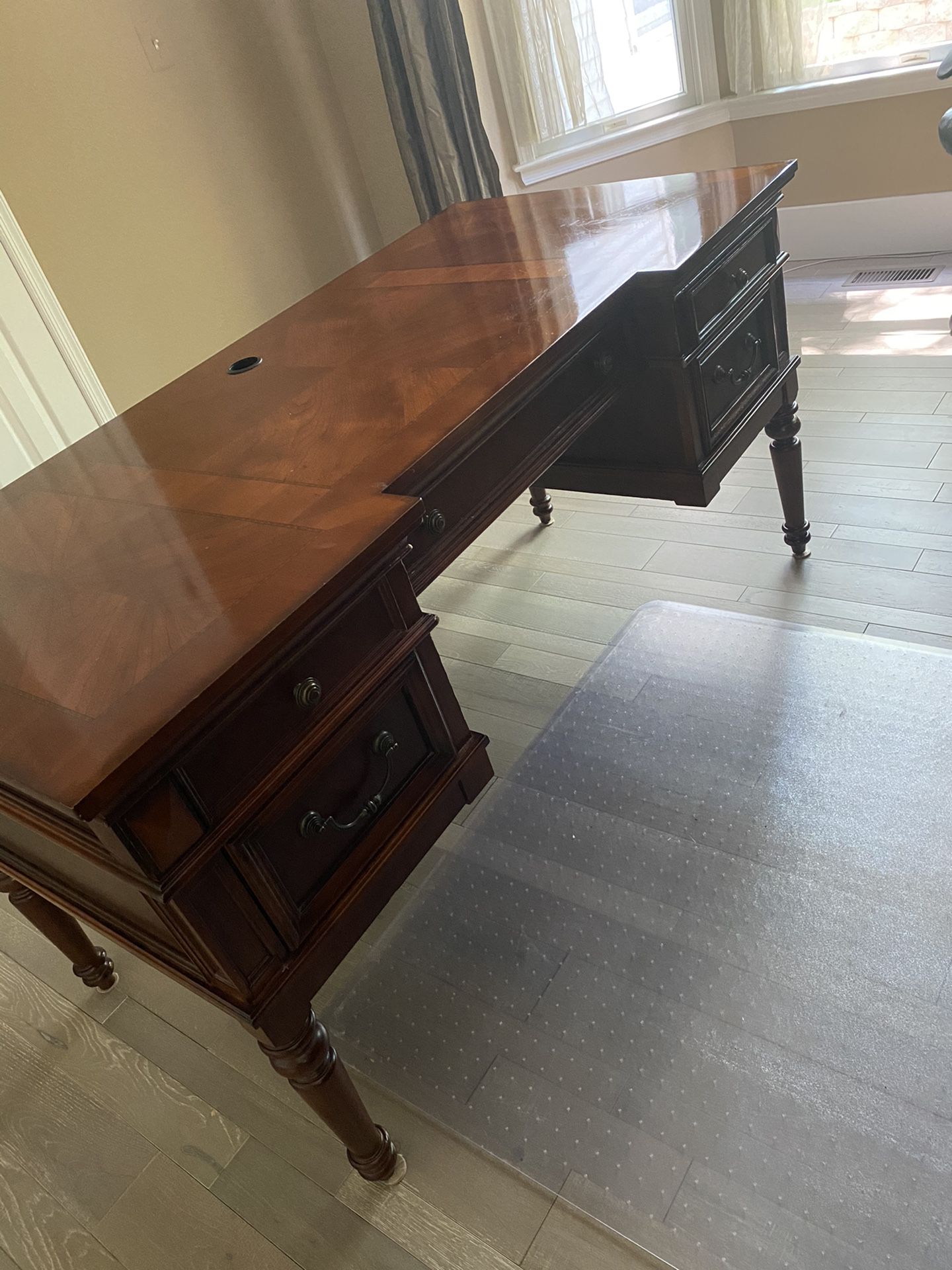 2 Piece Wood Desk And Hutch ( Used ) 