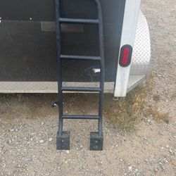 TRUCK OR JEEP LADDER 