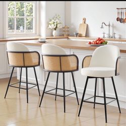 Set of 2 swivel barstools new in box $60