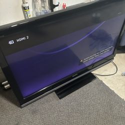 46” SONY LCD TV( nice Quality) With Remote/ Older But Works Great(2008) 