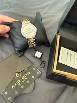 Women’s Arkibos XXIV watch: Gold and Silver.