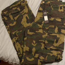New Fashion Nova Camo Cargo Pants