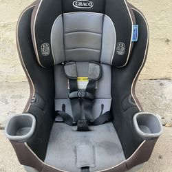 Graco Extend2Fit Convertible Baby Car Seat