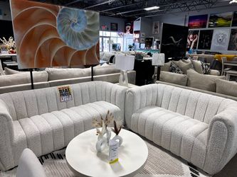 Elegant modern sofa set! $1999 🩷📦 Easy Financing!