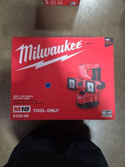 Milwaukee LED Utility Bucket Light