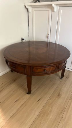 Large Vintage Round Wood Coffee Table Traditional Style