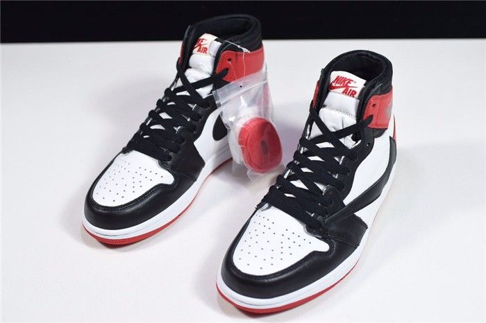 Travis Scott x Air jordan 1