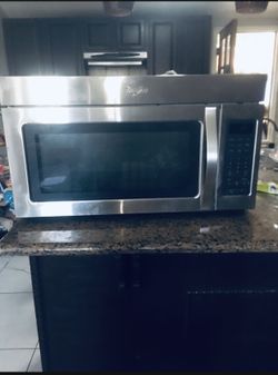 Whirlpool Stainless steel Over The Range Microwave 
