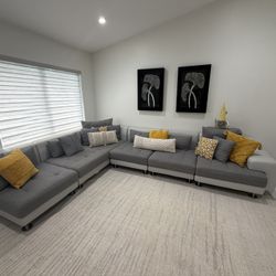 Large Modern Gray L-Shaped Sectional Sofa – Excellent Condition 