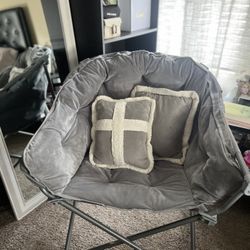Velvet chair 
