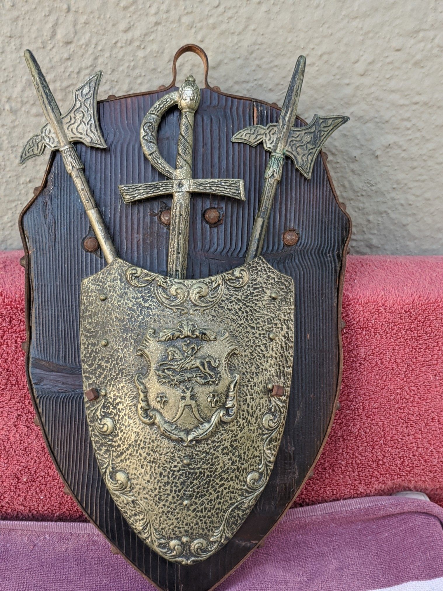 Beautiful ❣️❤️ 15 x 10Medieval Plaque With Shield And Swords . Vintage 1(contact info removed).