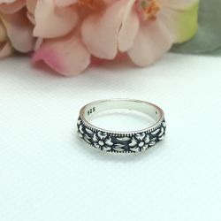 Vintage Flower Ring | Size 8
