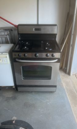 Stove And Dishwasher