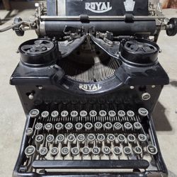Antique Typewriter Royal Model 10 