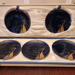 Vintage Japanese Fukagawa Arita Porcelain Plate Case Set of 5 Dark Blue Plates