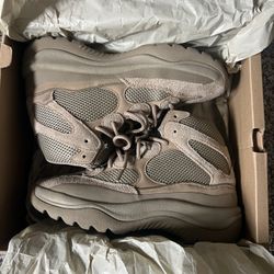 Yeezy Desert Boots (rock) Color way 