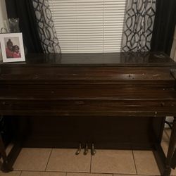 Used piano for Sale