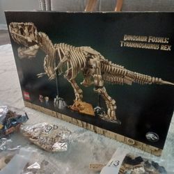 LEGO Jurassic World Dinosaur Fossil:TRex & LED Lights