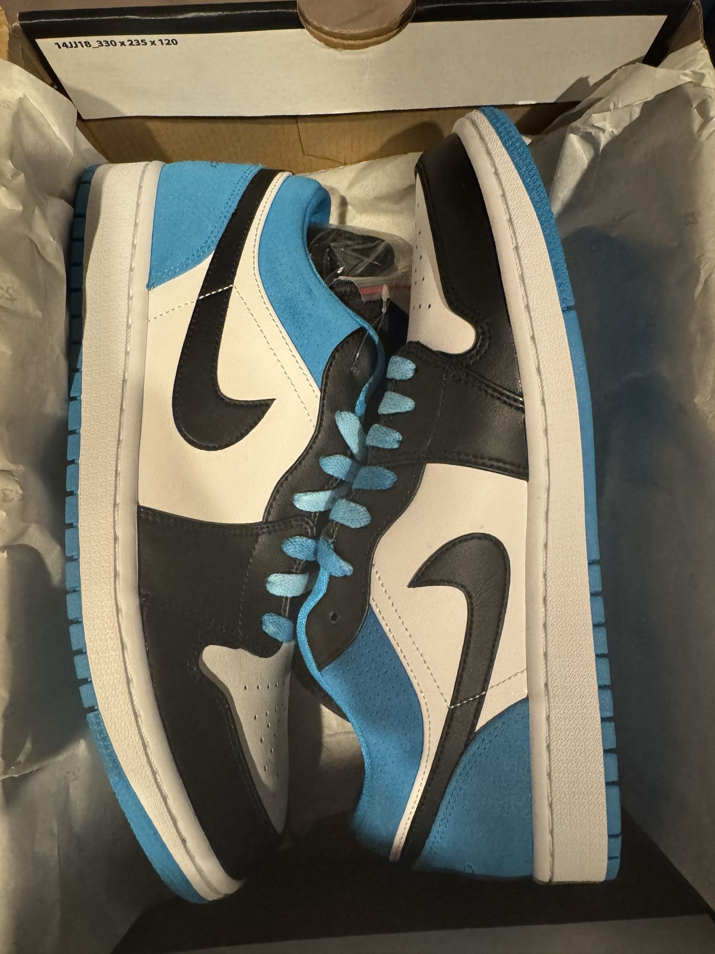 DS Nike Air Jordan 1 Low SE (size 11) “Laser Blue”