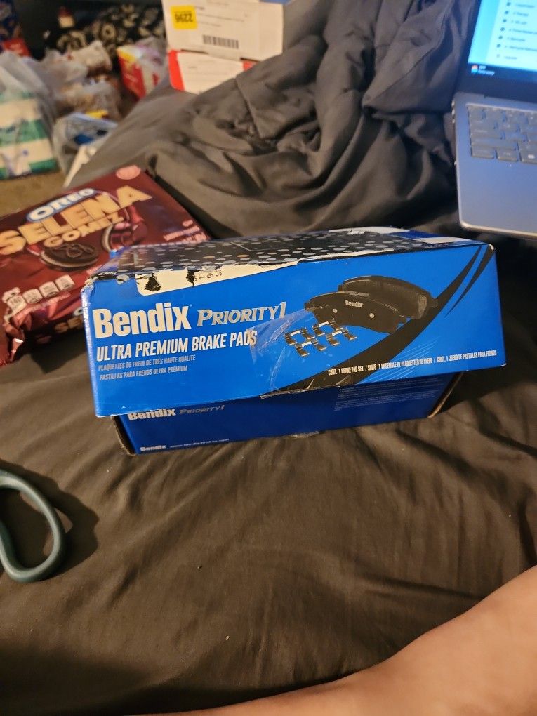 Bendix Priority1 CFC1592 Ceramic Front Brake Pads $22