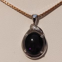 Purple Pendant Necklace.