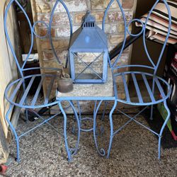 Blue Metal Two Seater With Table Lantern