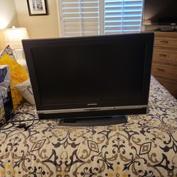 32 Invh Sylvania T.V. with Built In DVD Player.