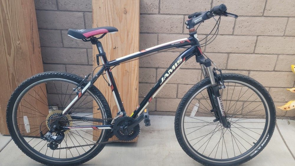 Jamis Trail X 1 Mountain Bike- 19” Aluminum Frame-Front Suspension