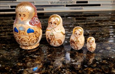 Russian Stacking Wood Doll Set /Milwaukie