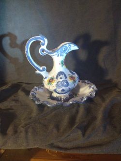 Vestal Alcobaca Hand Painted 7.5" Blue Floral Ewer Vase Pottery Portugal 1036
