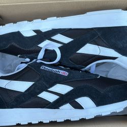 Men’s 8.5 Reebok Classic Nylon Sneakers