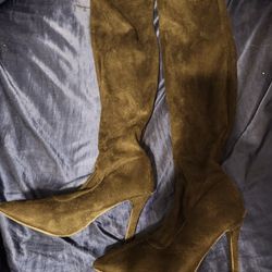 7 1/2 Knee High boots