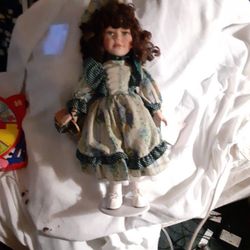 COLLECTIBLE MEMORIES GENUINELAIN MAY DOLL