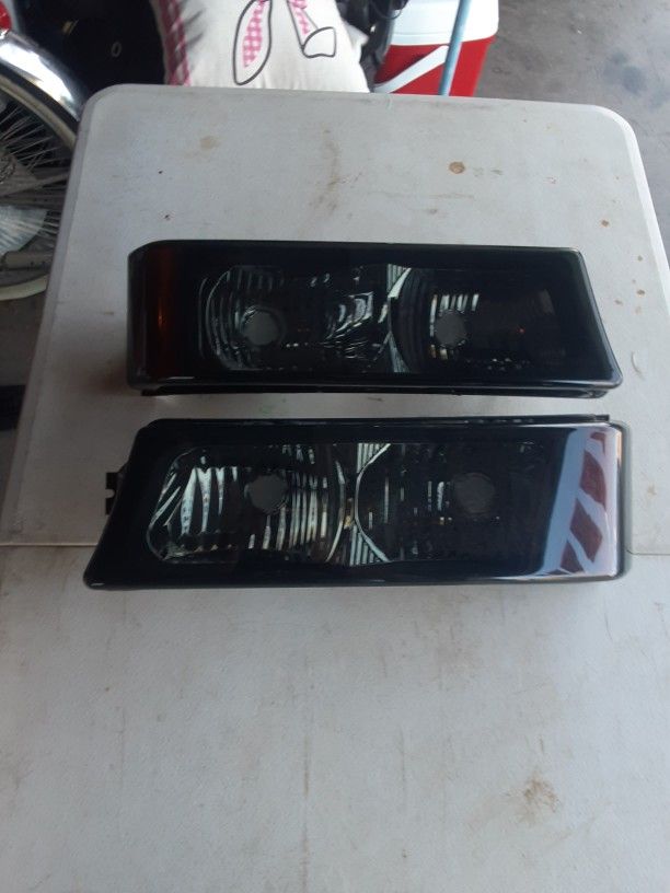 03-06 Silverado Bumper lights