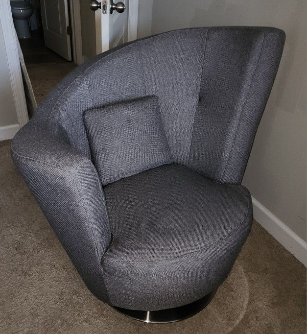 Gray Modern Swivel Lounge Chair. Silla Moderna Giratoria