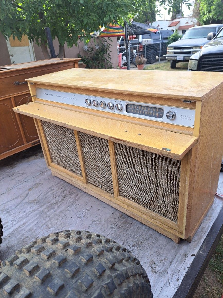 FREE. old Sears RoebuckFREE Radio /Turn Table FREE