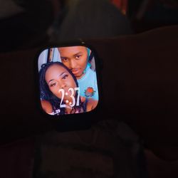 Apple Watch No Scratches Used It One Time Brand New