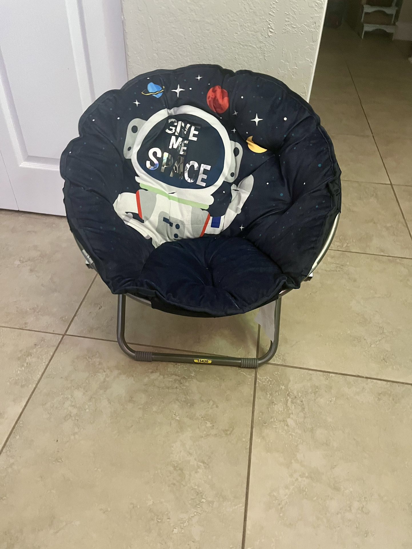 Kids Give Me Space Saucer Chair