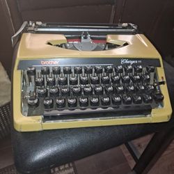 Brother 220 Fe Luxe Typewriter