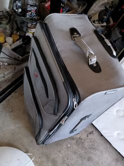 One suit case good condition