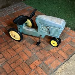 440 pedal tractor
