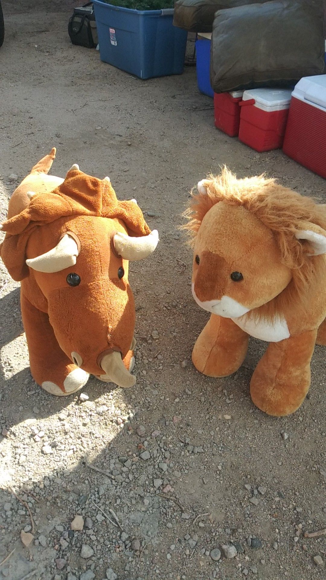 Dinosaur/ lion