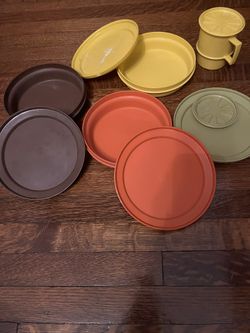 3 Tupperware Bowls With Covers I Extra Cover One Yellow Cup With Lid And One Extra Green Lid TupperwRe