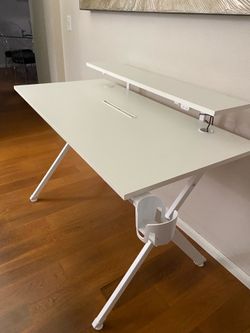 White desk like new with different colors of lights