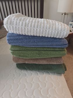 Set of 5 Plush Bath Towels