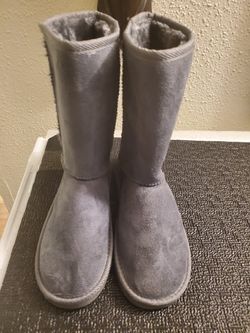 Gray boot size 5