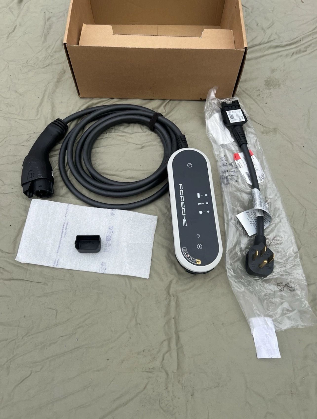 OEM Porsche Mobile Charger Plus – 9.6kW / 40A – PMCPU96A Part#: 9J1.971.675.AP