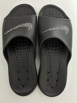 Nike slides size 13 Med