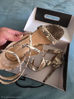 Heels snake print