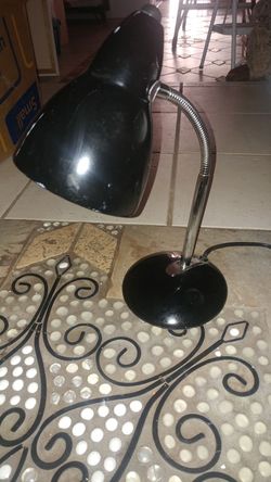 Desk lamp